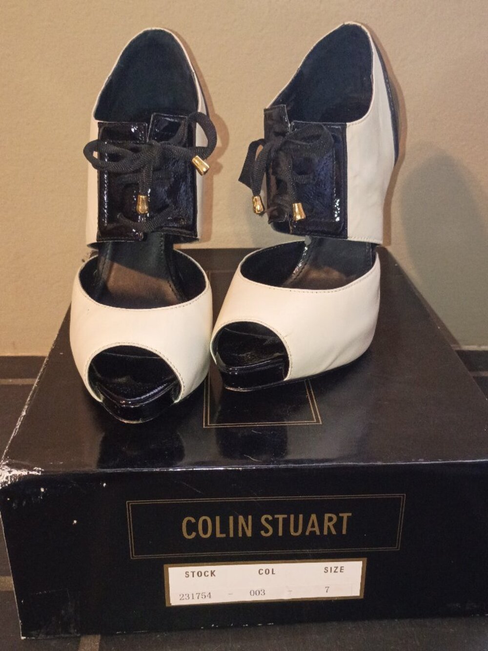 COLIN STUART BLACK & WHITE PLATFORM HEELS-PEEP TOE | SIZE 7